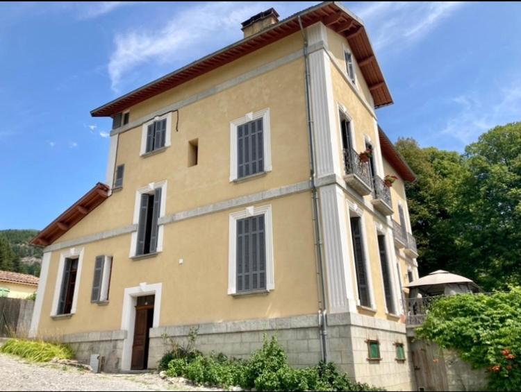 Charmant Appartement Dans Joli Village D'Annot Exterior foto